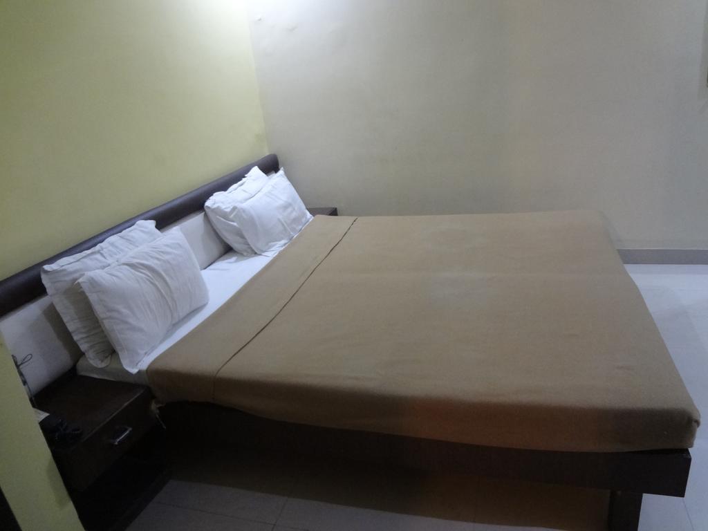 Hotel Rangolii Inn-Delux